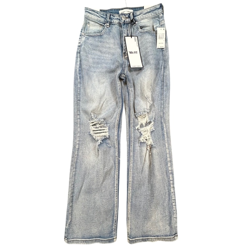 NEW Almost Famous Jeans Womens Size 5 Light Wash Distressed Baggy 90s Fit Pants